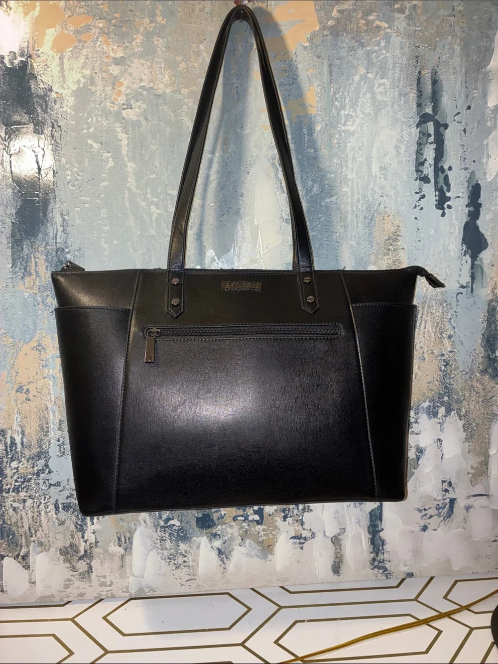EUC Kenneth Cole Reaction Black Smooth Leather Shoulder Tote